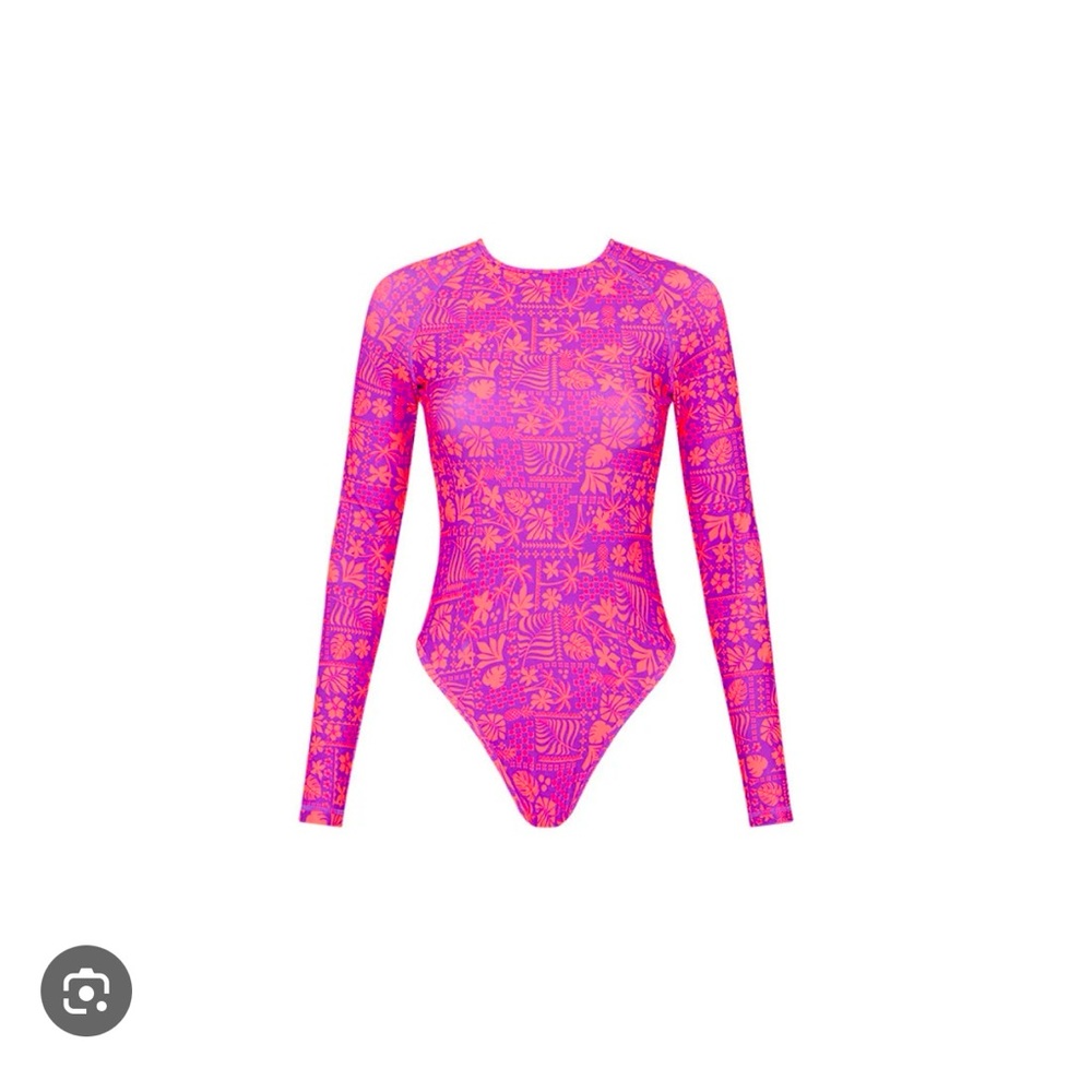 Long sleeve surf suit/swim suit. Kulani kinis size XS. La Isla. NWOT